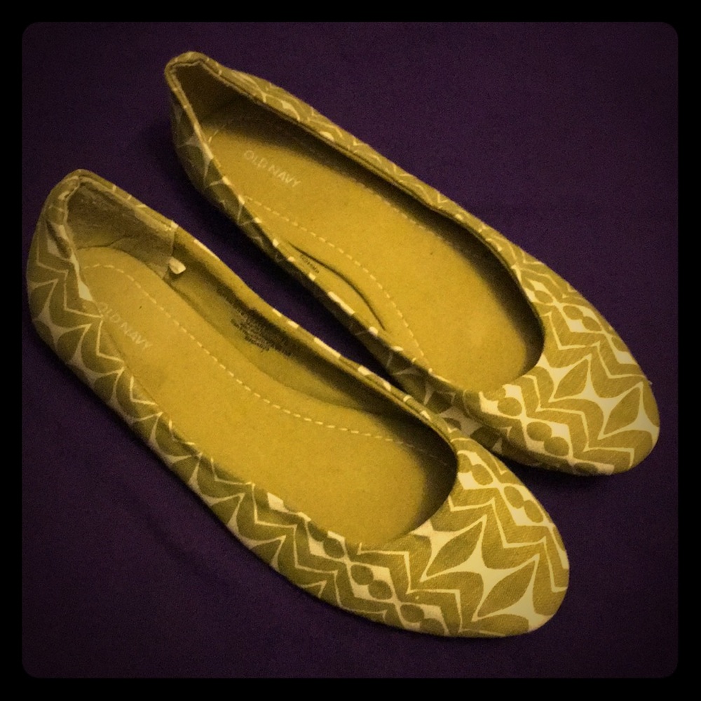 Old navy shoes